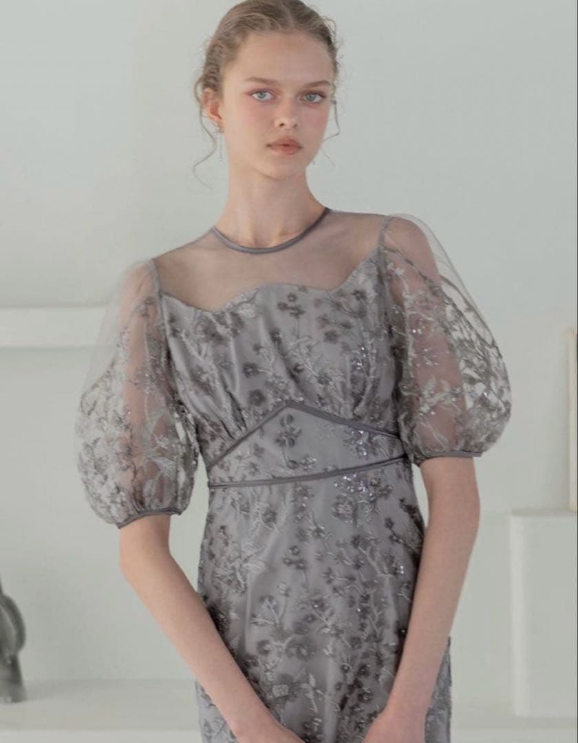 フラワーディテールパフスリーブIラインワンピースドレス結婚式二次会