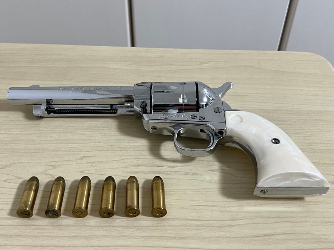 HWS製モデルガンSAAアーティラリー　シルバー　カートリッジ6個付き HWS SAA.45 アーティラリー オールシルバー 組立キット 発火モデルガン
