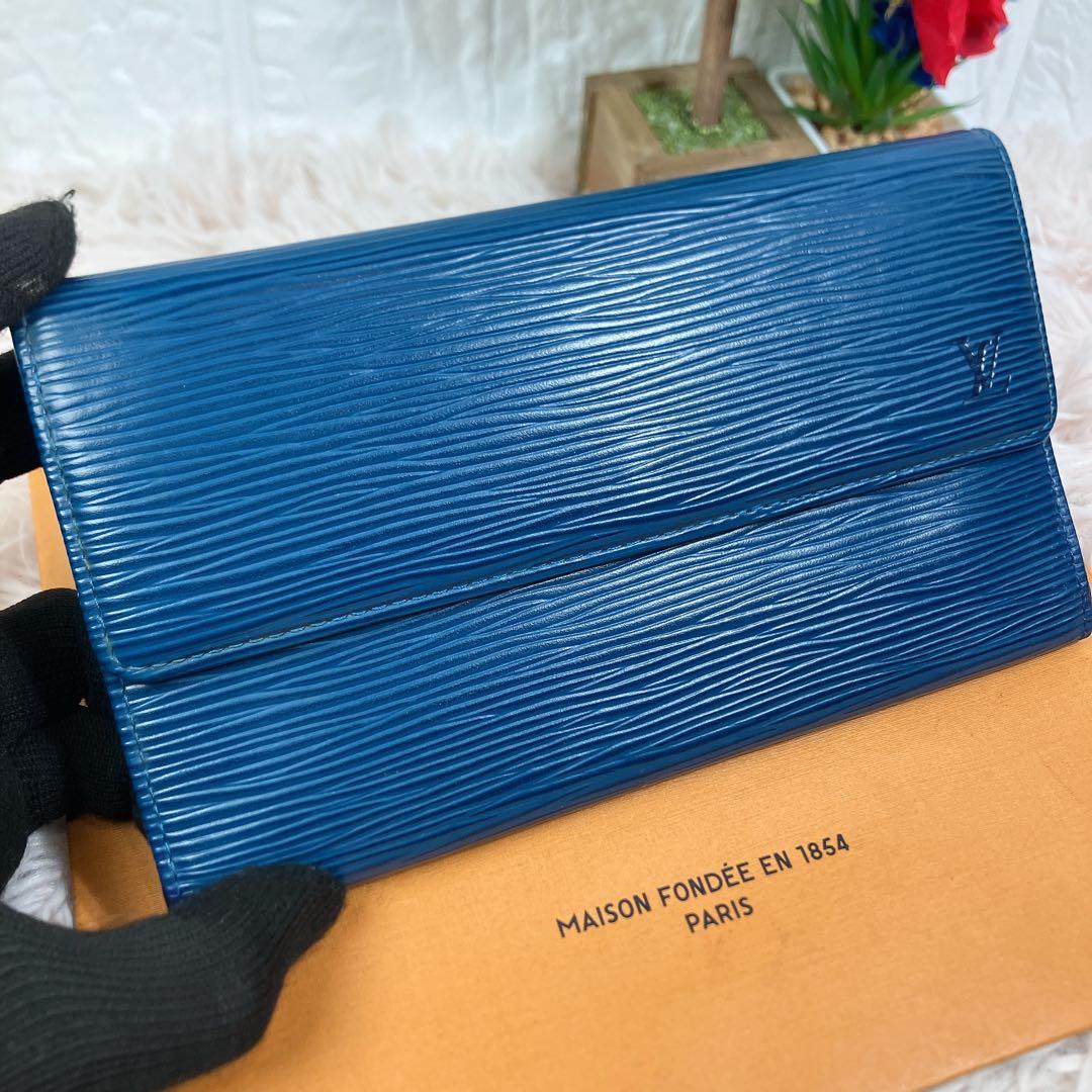 ルイヴィトン 長財布 インターナショナル エピ 三つ折り財布 ブルー 青
