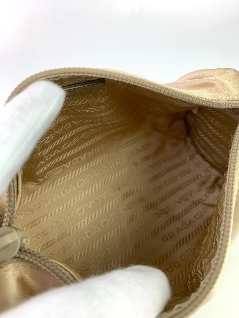 PRADA ポーチ 小物入れ サテン ゴールド ストラップ付き