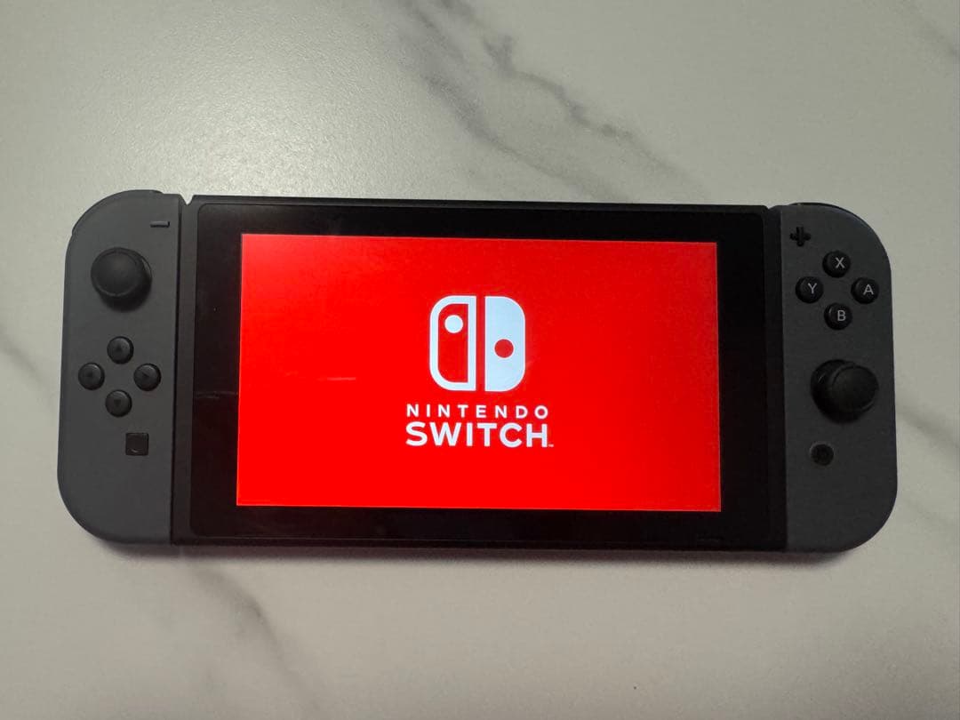 Nintendo Switch ブラック　本体のみ　1/10発送 Nintendo Switch 本体のみ ニンテンドー スイッチ（バッテリー持続時間