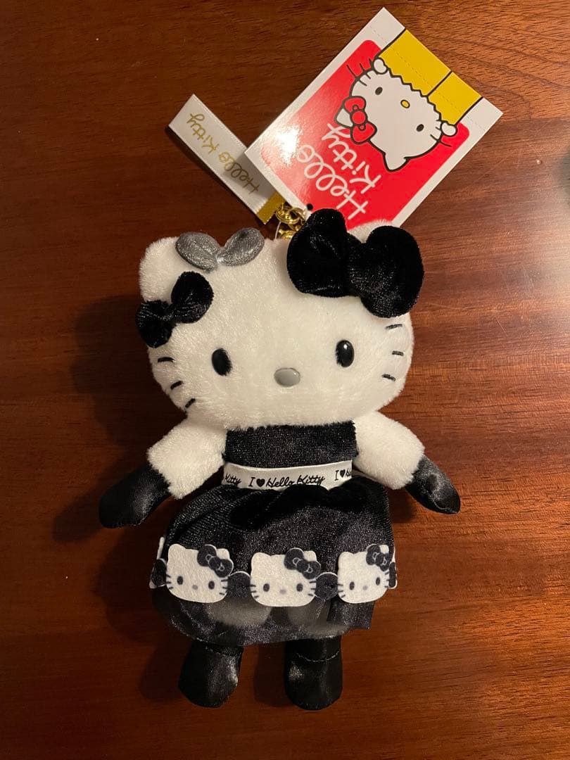 新品 Hello Kitty展 ハローキティ モノトーンドレスキーホルダー 京都