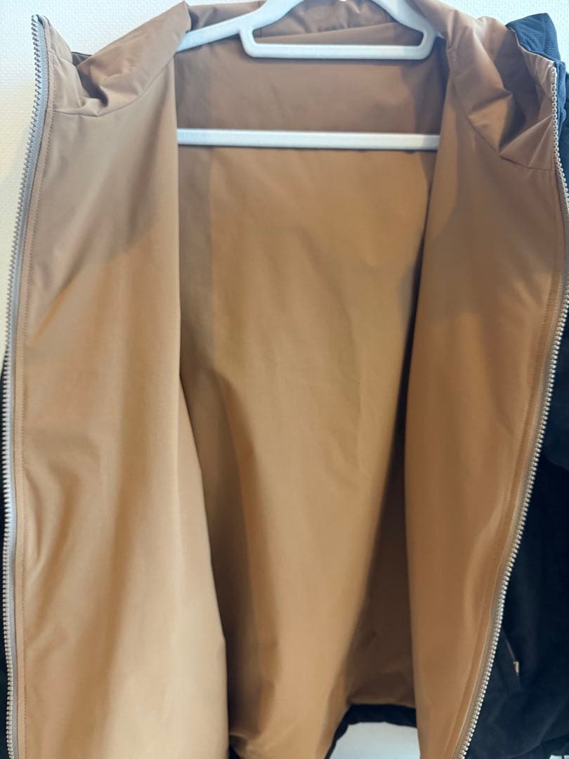 レザレクション冬用フード付き黒ジャケット ×パンツ