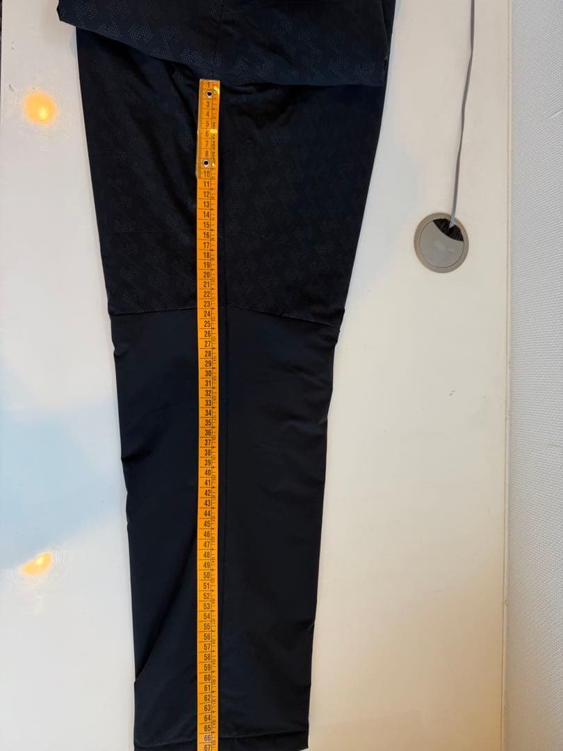 レザレクション冬用フード付き黒ジャケット ×パンツ