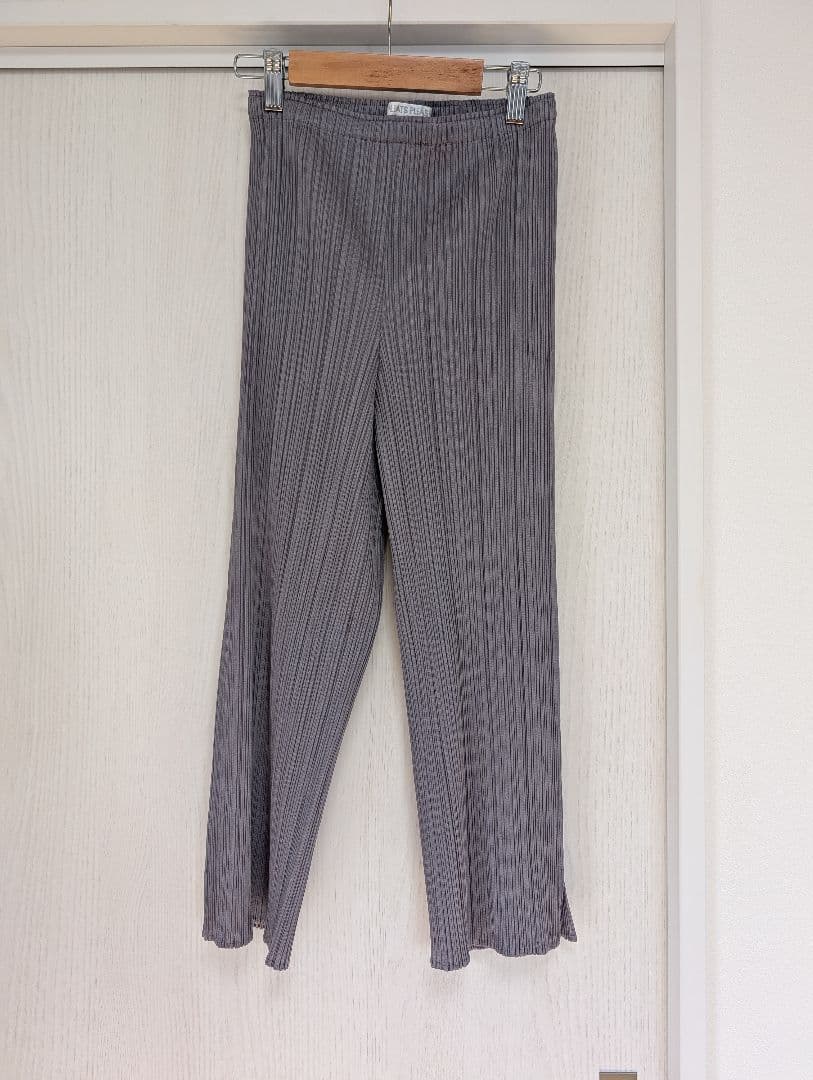 プリーツプリーズ グレー パンツ PLEATS PLEASE ISSEY MIYAKE - 美品 プリーツプリーズ イッセイミヤケ