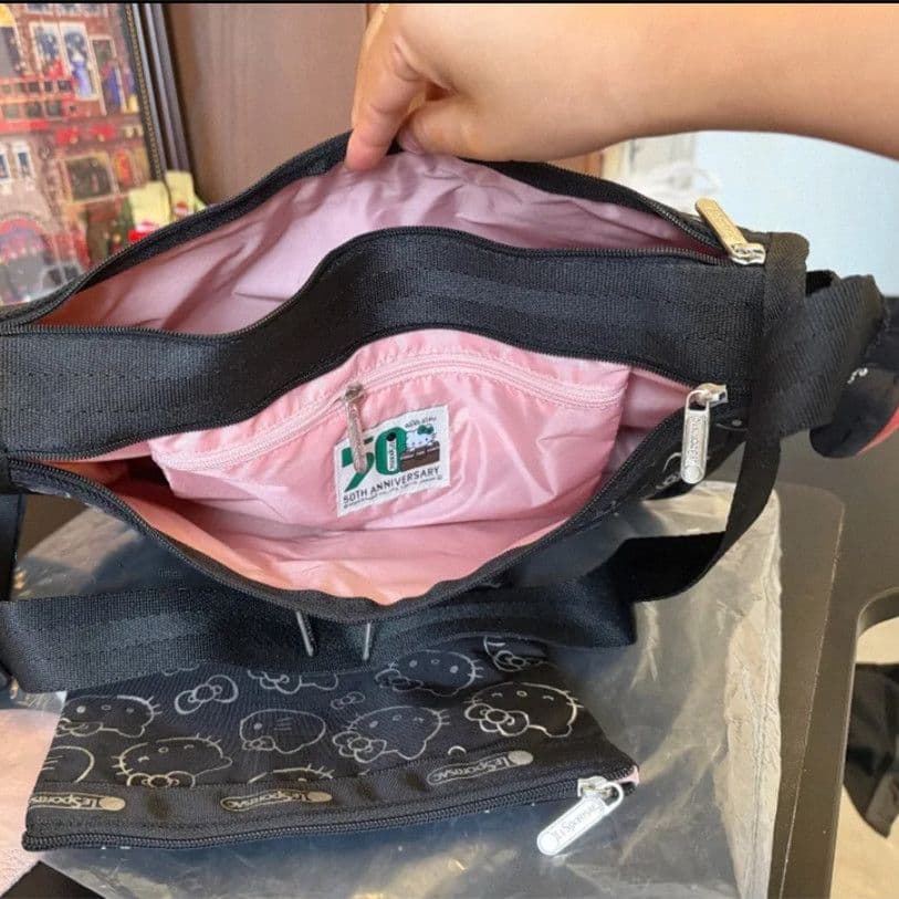 レスポートサック ハローキティ ブラック ショルダーバッグ ポーチ 50