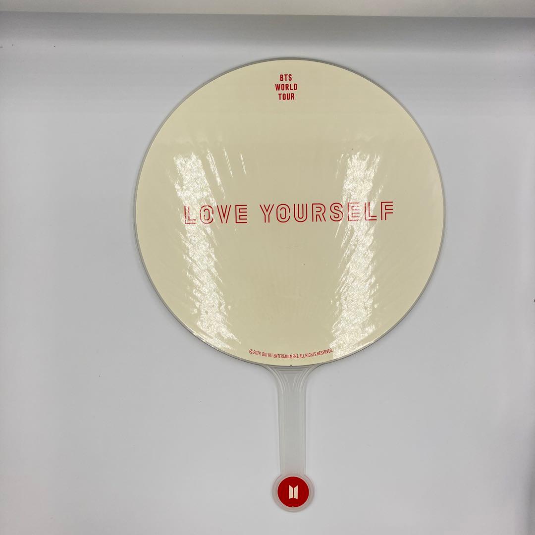 テテ（BTS）ワールドツアー ジャンボうちわ - メルカリ