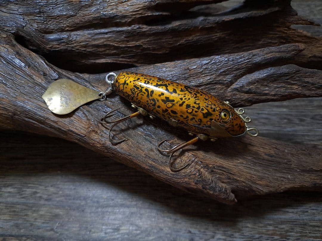 道楽　DOWLUCK 　ドウラク　マダデッセ　唐金(黒/金 漆研出し)　レア