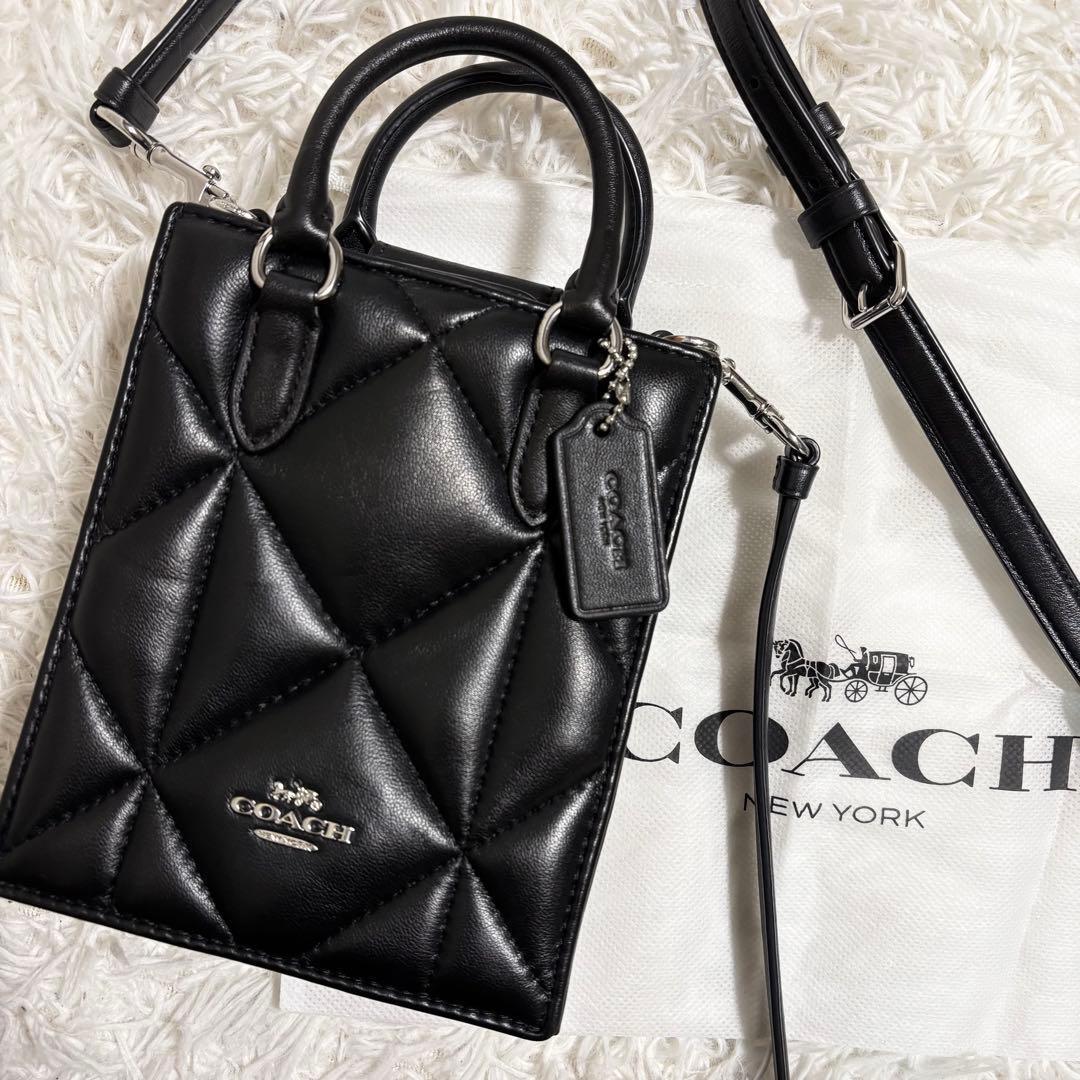 未使用級/保存袋付✨コーチ ショルダーバッグ ノース サウス パフィー 本革 黒 COACH（コーチ） ショルダーバッグ NORTH SOUTH MINI TOTE ノース