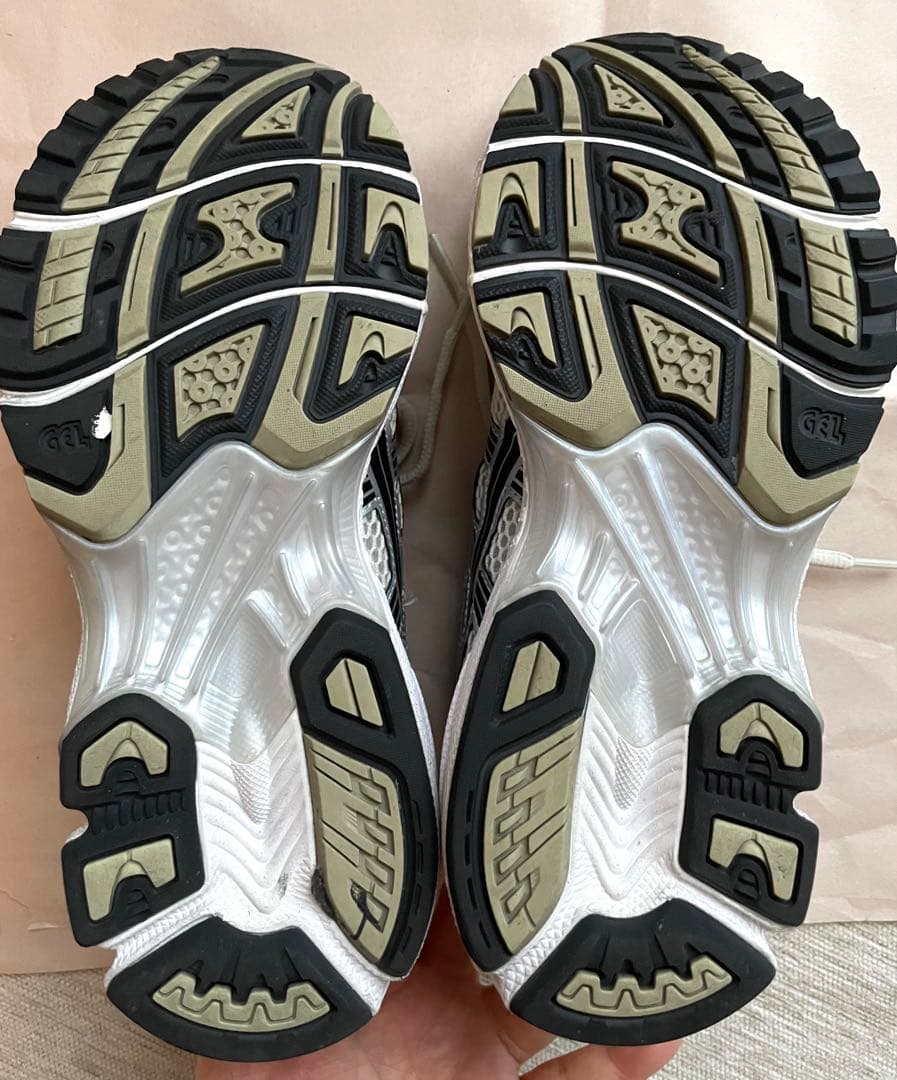 【人気　完売品】ASICS GEL-KAYANO 14 24.0cm