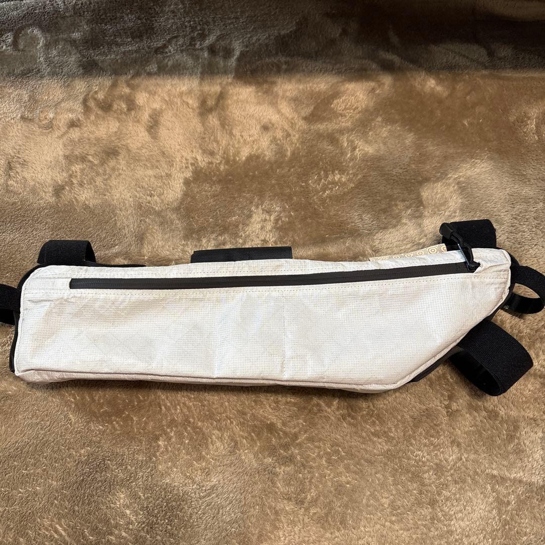 限定品 アウターシェル OUTERSHELL フレームバッグ M ホワイト