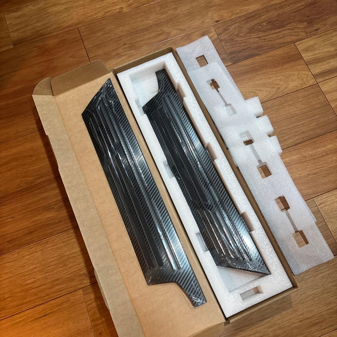 シエンタ 10系 カーボン調 サイドステップスカッフプレート 後席側のみ