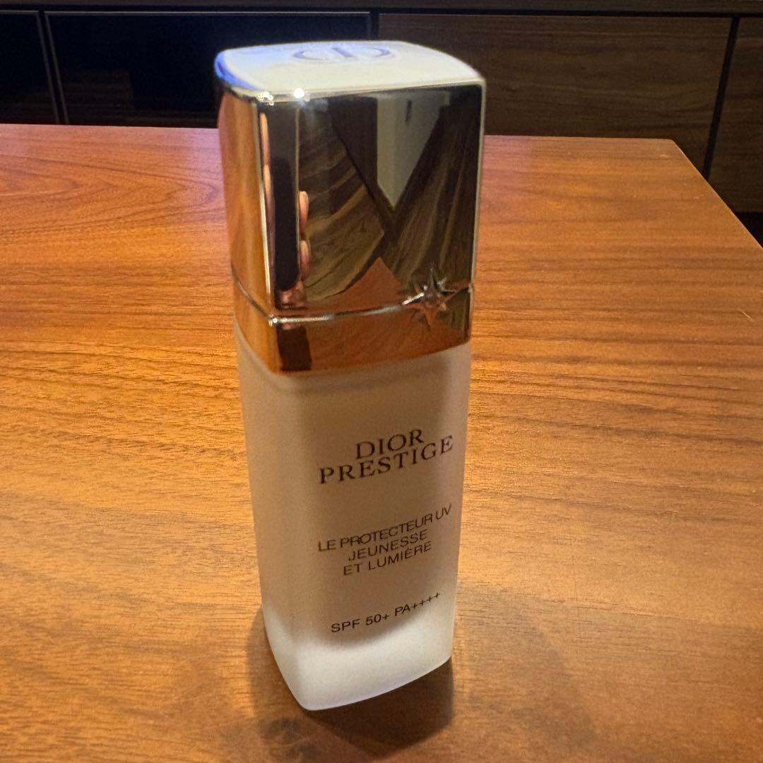 りんご　ディオール　ホワイト ル プロテクター UV ルミエールBB 00 ディオール / プレステージ ホワイト ル プロテクター UV ルミエール
