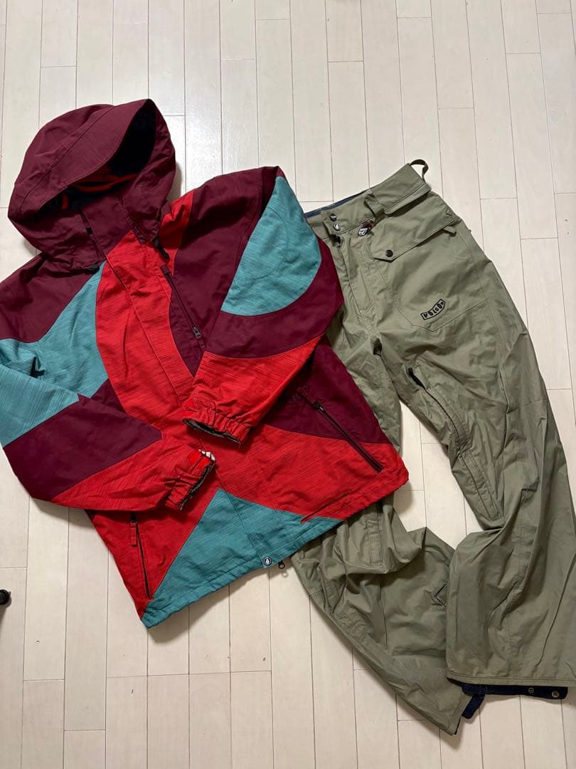 volcom ボルコム　スノーボードウェア&パンツ　上下セット　エルゴ VOLCOM ボルコム ウェア L GORE-TEX PANT 22-23 KHA メンズ パンツ