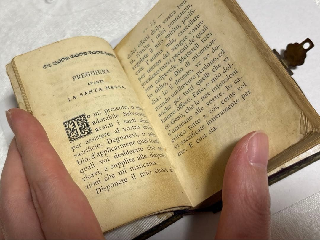 紫モノグラム2冊セットフランスアンティーク◇聖書◇祈祷書◇ミセル◇金彩