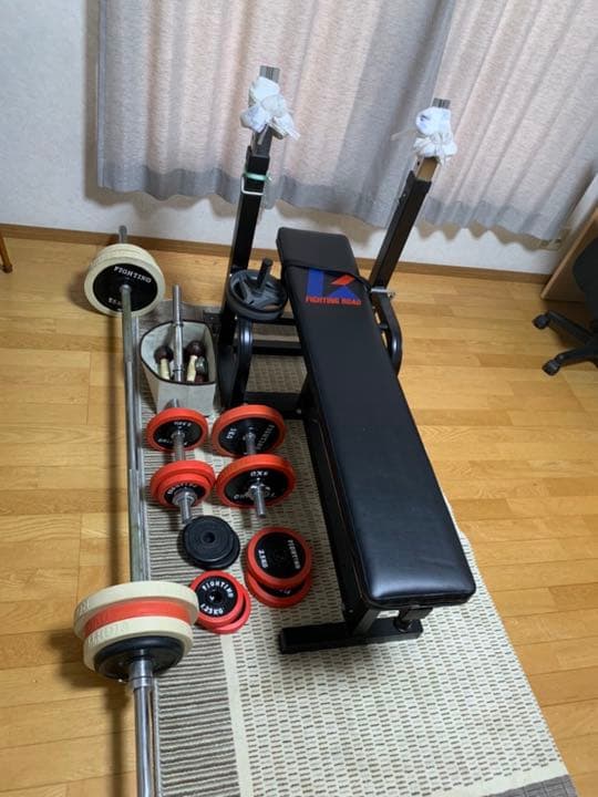 籠の鉄アレーと横のローラーは売物ではありません。取りに来れる方のみ 籠の鉄アレーと横のローラーは売物ではありません。取りに来れる方のみ