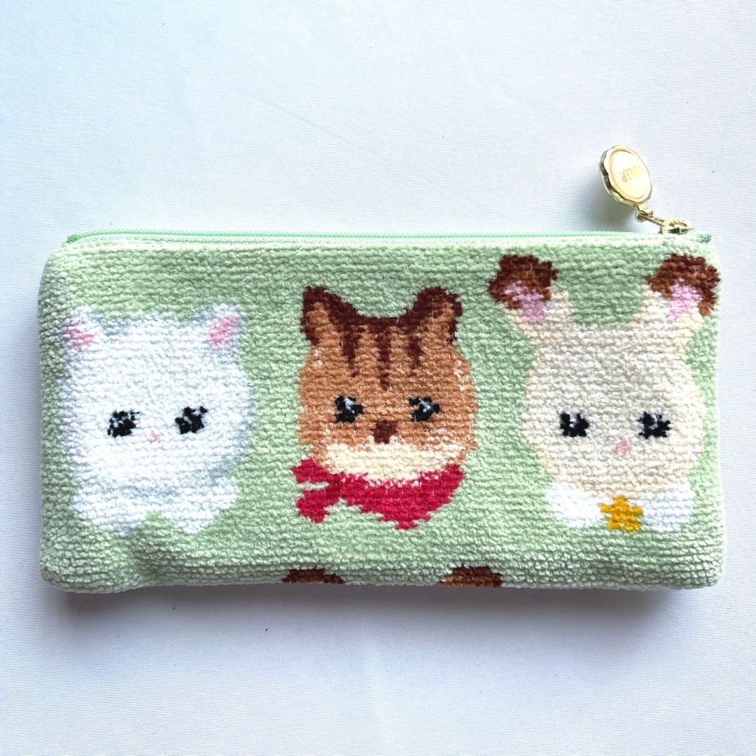 【新品同様】FEILER シルバニアファミリー ポーチ フェイラー フェイラー「シルバニアファミリー」ショコラウサギたちを織りあげた