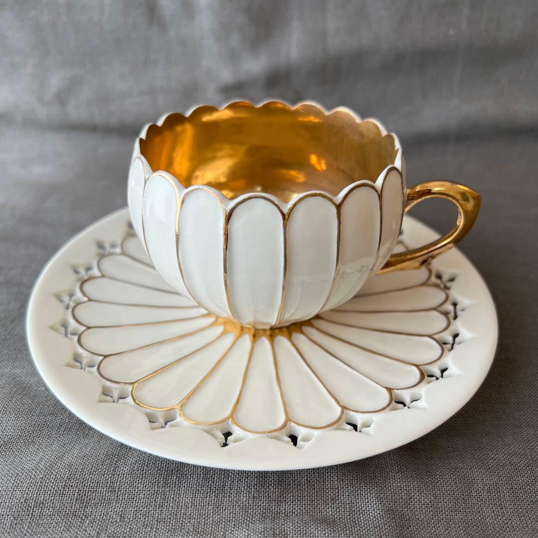伊藤剛俊 希少ホワイトandゴールド カップとお皿のセット - メルカリ