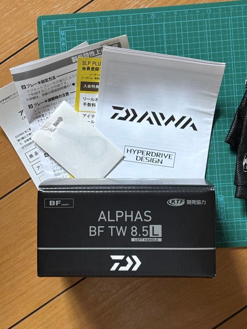 美品　ダイワ 25ALPHAS (アルファス)BF TW 8.5L 左ハンドル
