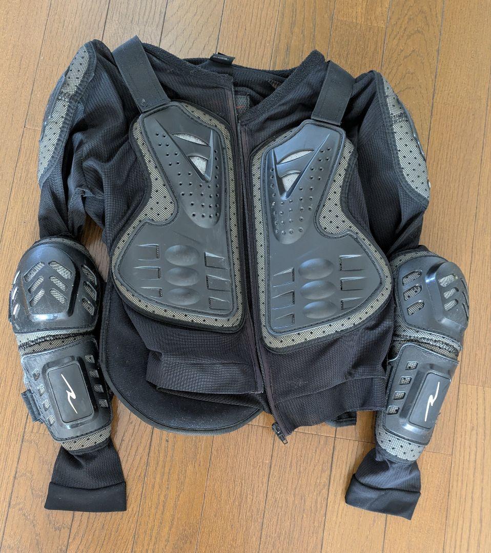 ROUGH & ROAD プロテクター Mサイズ どれを選べばいい？ラフロの上半身プロテクター2種を比較紹介 | MOTTO