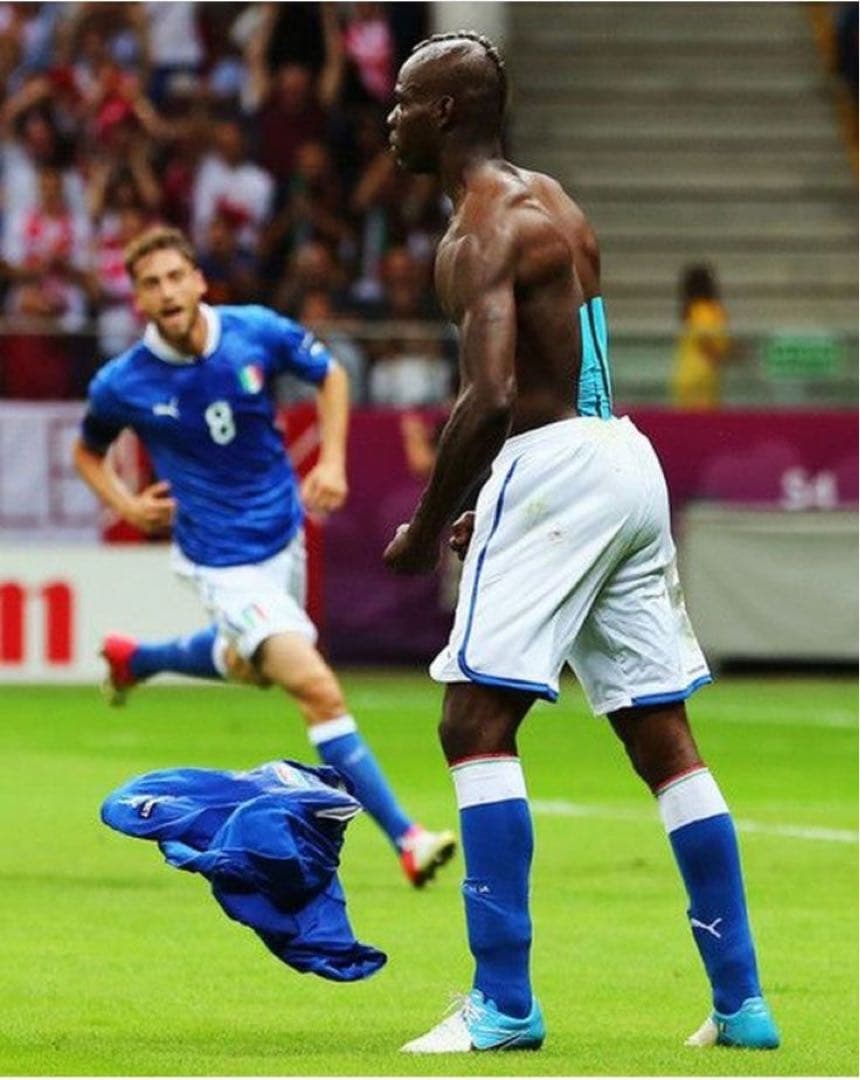 悪童】 マリオ・バロテッリ EURO2012イタリア代表 JP Mサイズ 3年余り