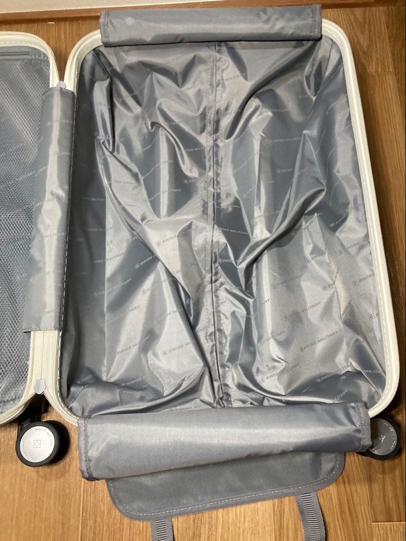 スイスミリタリー 38.5L スーツケース ホワイト 機内持ち込みサイズ