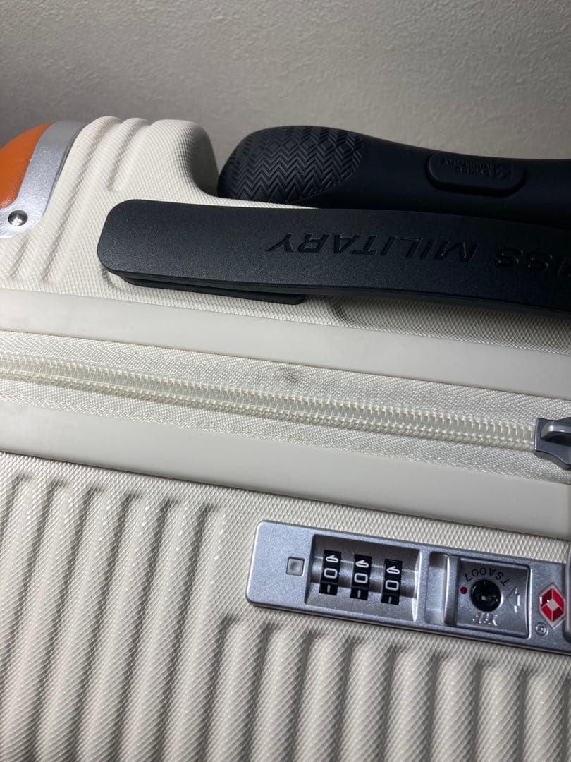 スイスミリタリー 38.5L スーツケース ホワイト 機内持ち込みサイズ