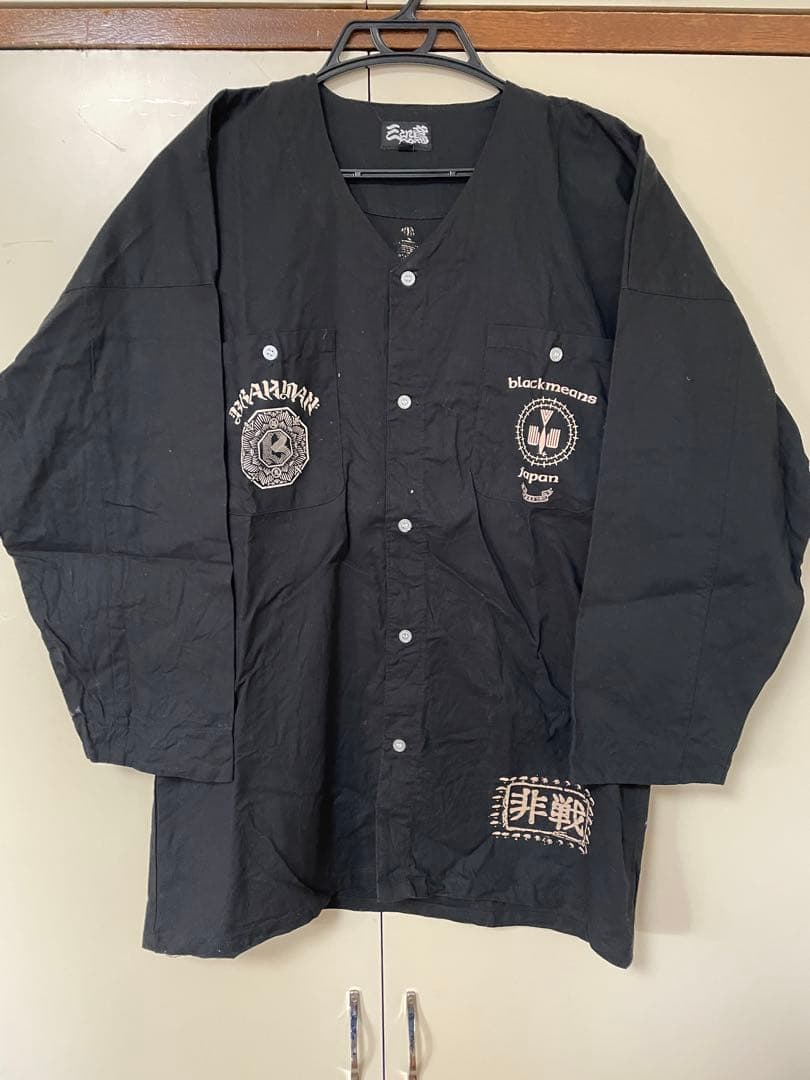 PirozhikiBrahman 刺繍入り鯉口シャツ 黒 刺繍鯉口シャツ【唐獅子｜黒黒刺子】祭用品専門店浅草絆纒屋ネットショップ