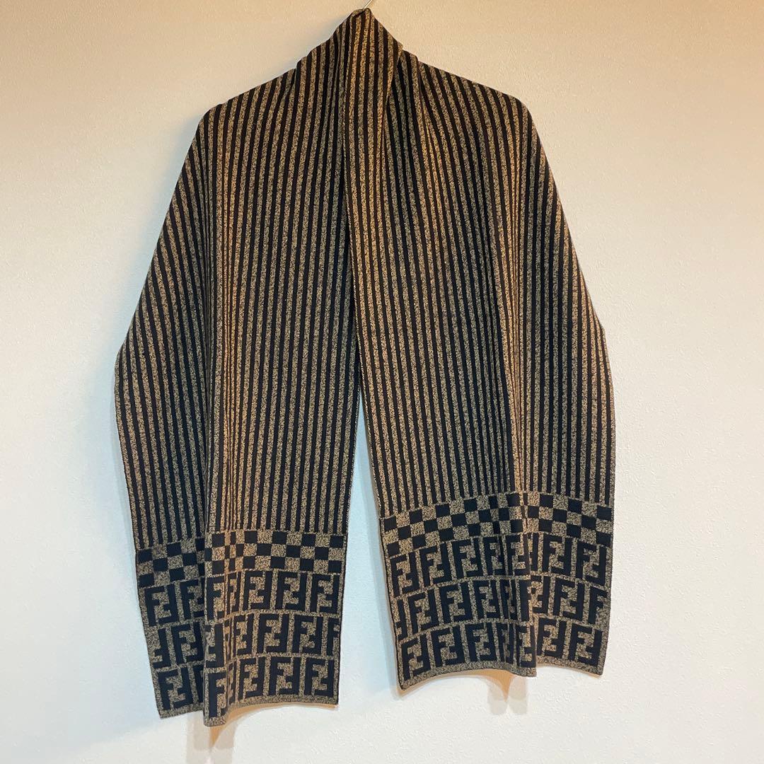 FENDI フェンディ ストライプ マフラー ブラウン ブラック FENDI - フェンディ マフラー ズッカ柄 ストライプ ロゴ入り ブラウン