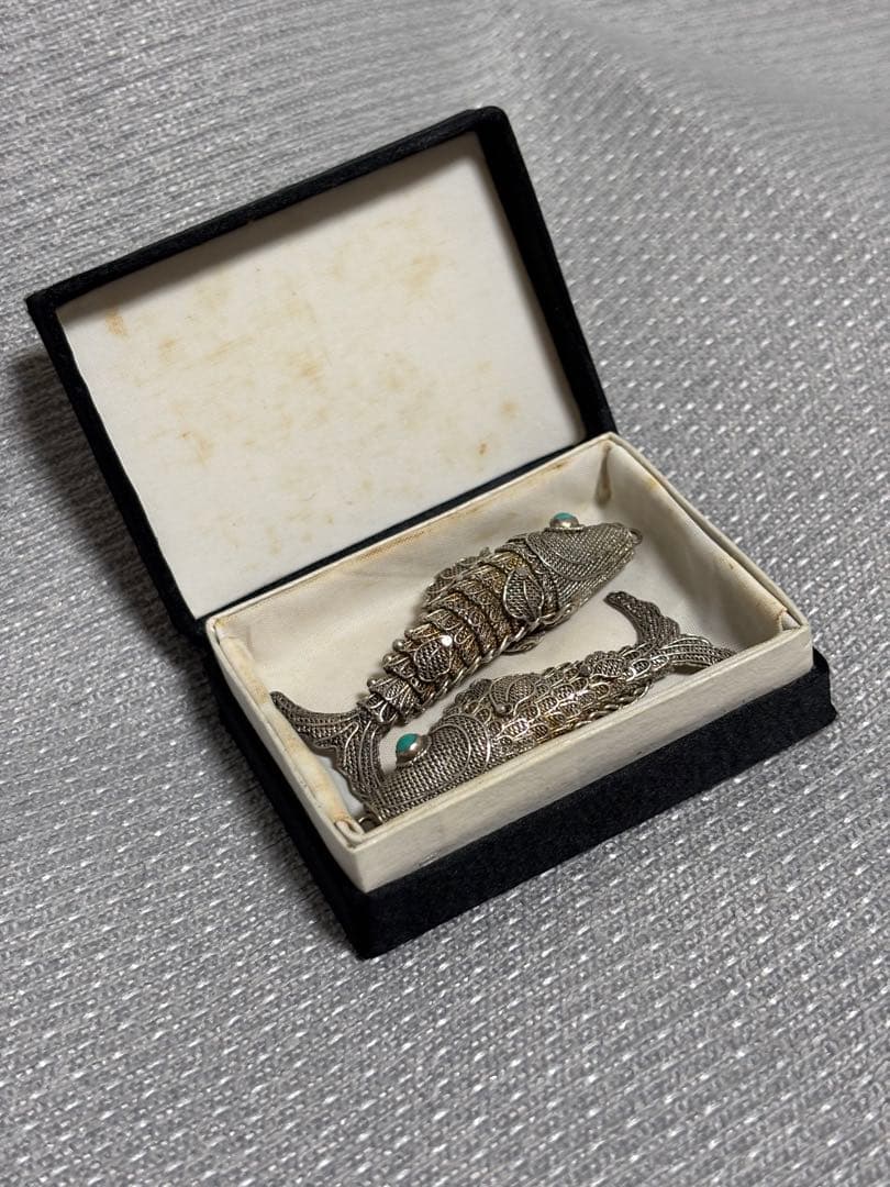 シルバー製魚の装飾品 中国美術 2匹 銀魚 箱あり シルバー製魚の装飾品 中国美術 2匹 銀魚 箱あり