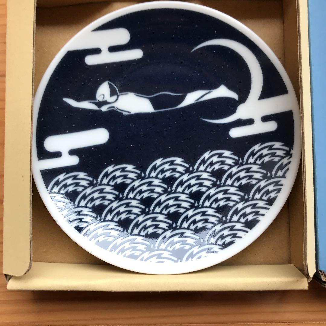 《ウルトラマンSHOP限定》和皿ウルトラマン６枚セット