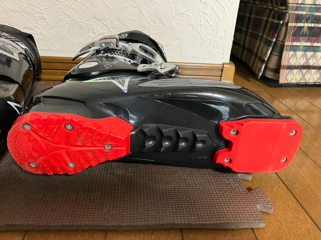 ATOMIC　アトミック スキーブーツ 28.5cm 足幅広め 保温性高