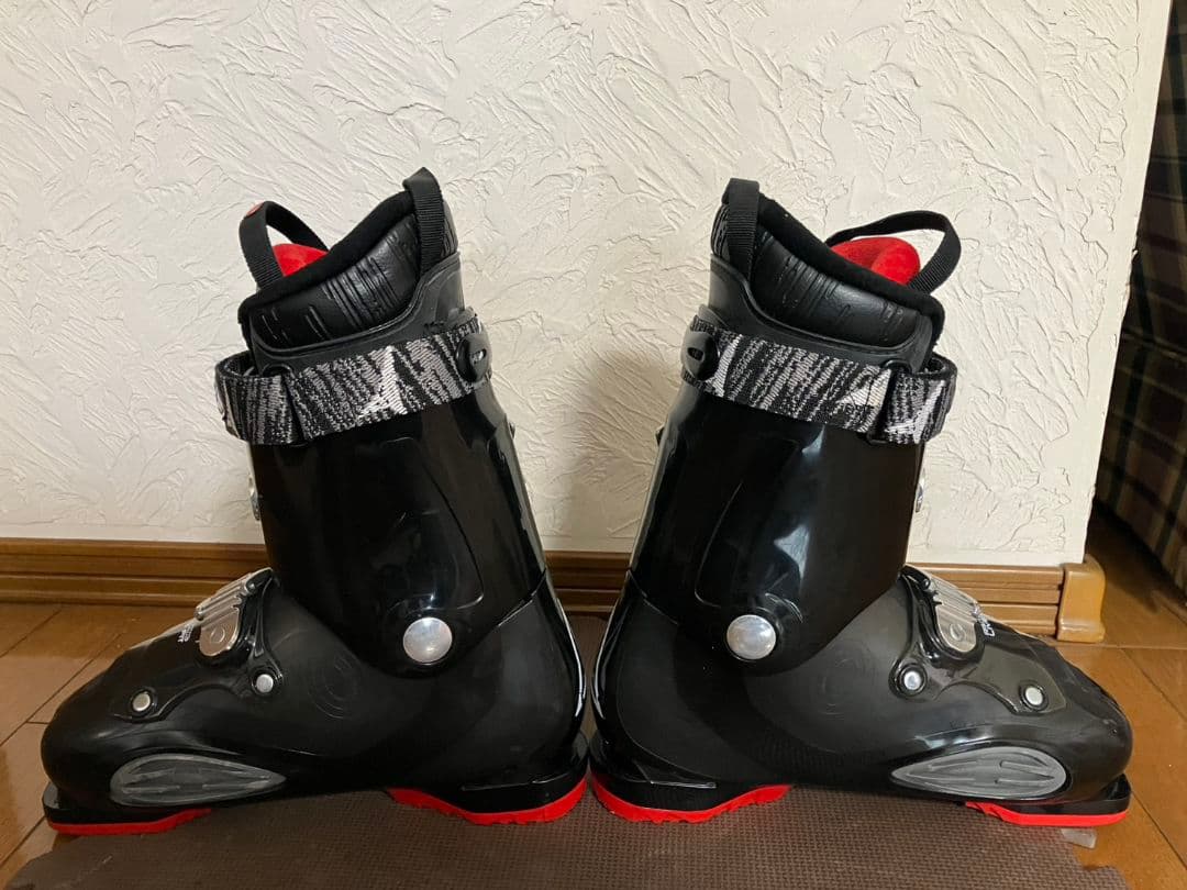 ATOMIC　アトミック スキーブーツ 28.5cm 足幅広め 保温性高