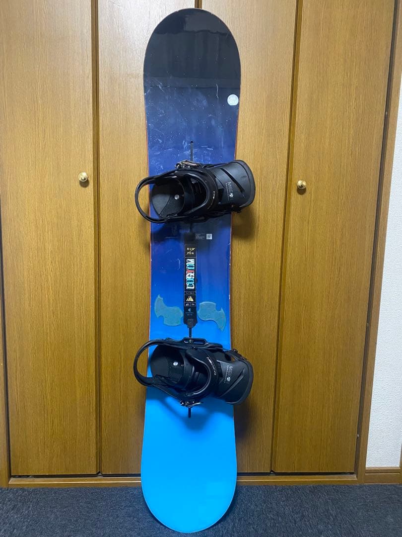 BURTON CUSTOM FLYING V 154 16-17ビンディング付き BURTON（バートン） 日本正規品 スノーボード 板 BURTON CUSTOM FLYING
