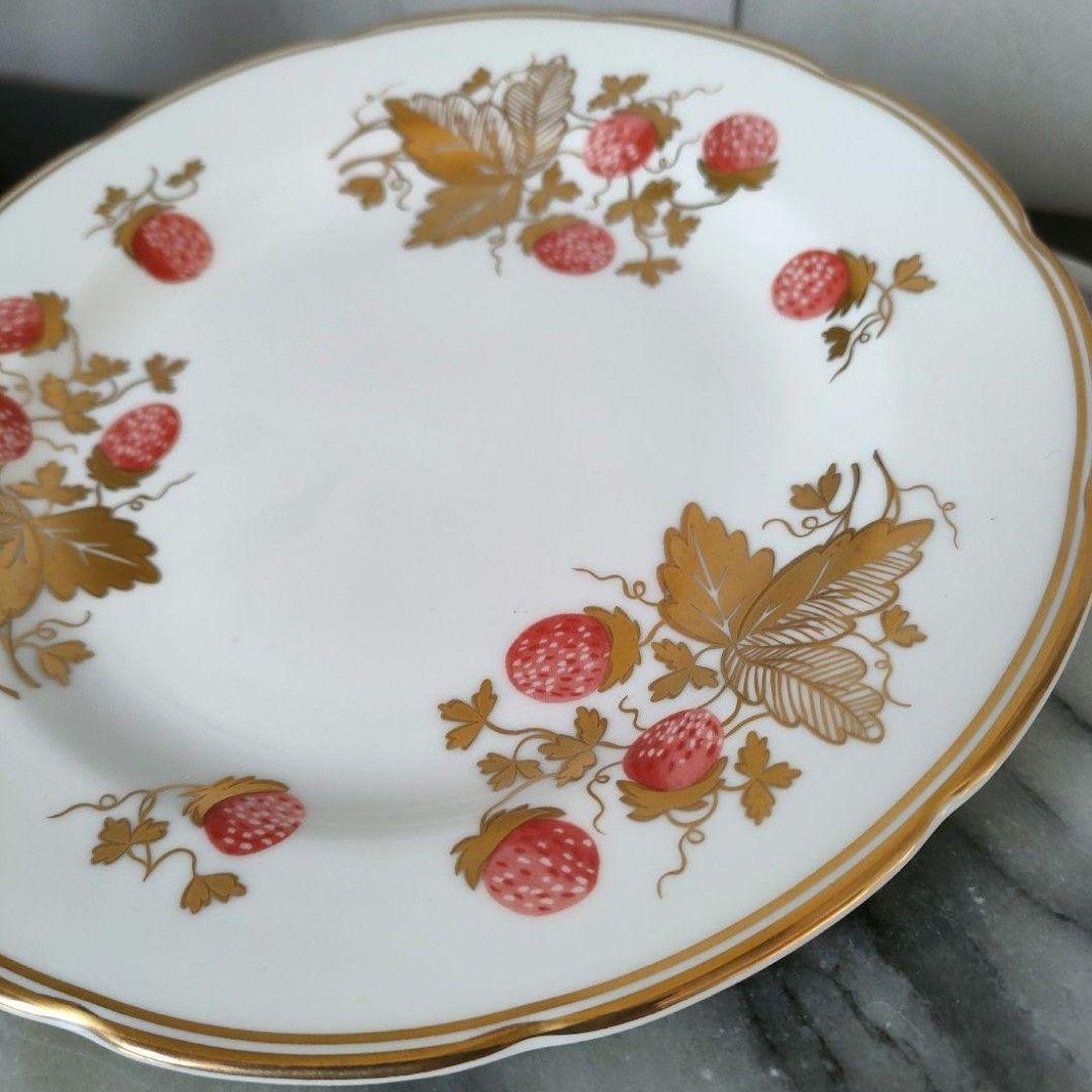 ストロベリーゴールド ケーキ皿 1枚　17.5cm 希少価値高いと思います