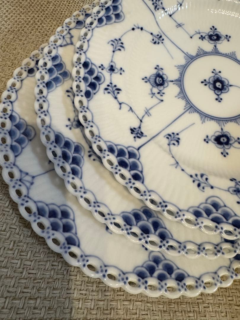 ロイヤルコペンハーゲン　ブルーフルーテッド フルレース 約24.5cm 3枚 ブルーフルーテッド フルレース ピックルディッシュ 24.5cm|ロイヤル