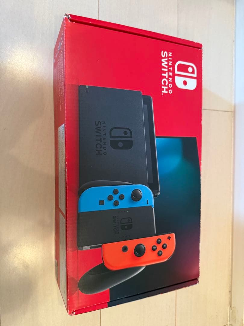 Nintendo Switch 本体、 青/赤Joy-Con 箱あり Nintendo Switch 本体 赤/青 Joy-Con 収納バッグ付き Nintendo Switch