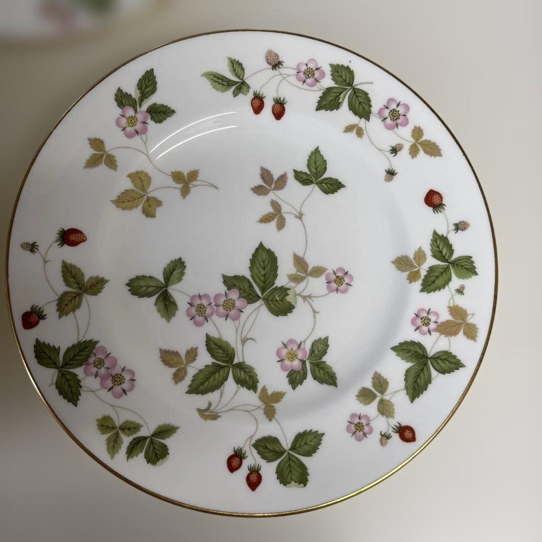 ウェッジウッド ワイルドストロベリー デザートプレート20.5cm 黒壺6枚