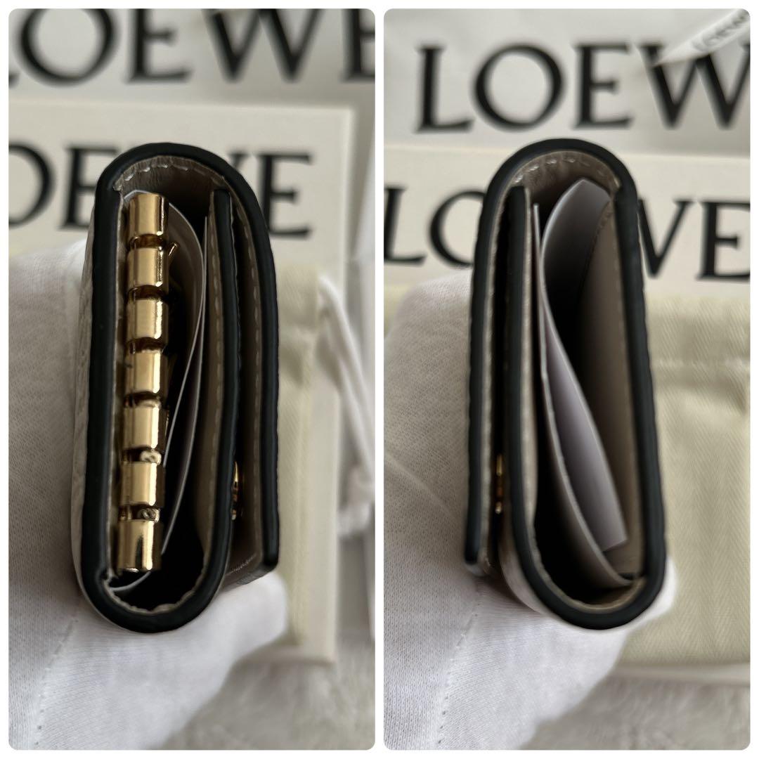 新品未使用】ロエベ キーケース ホワイト アイボリー リピート - メルカリ