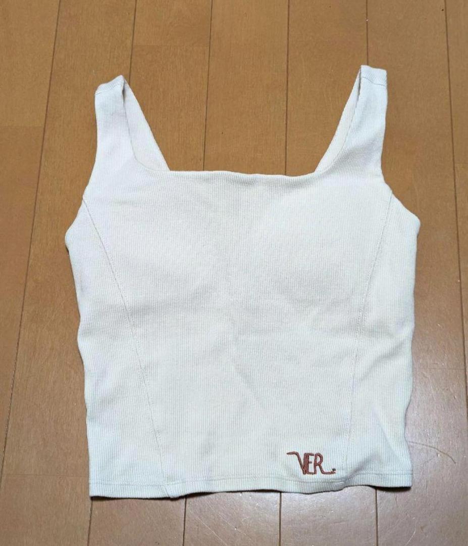 新品タグ付 VERSION OF YOU タンクブラトップ ちゃぴさん - メルカリ