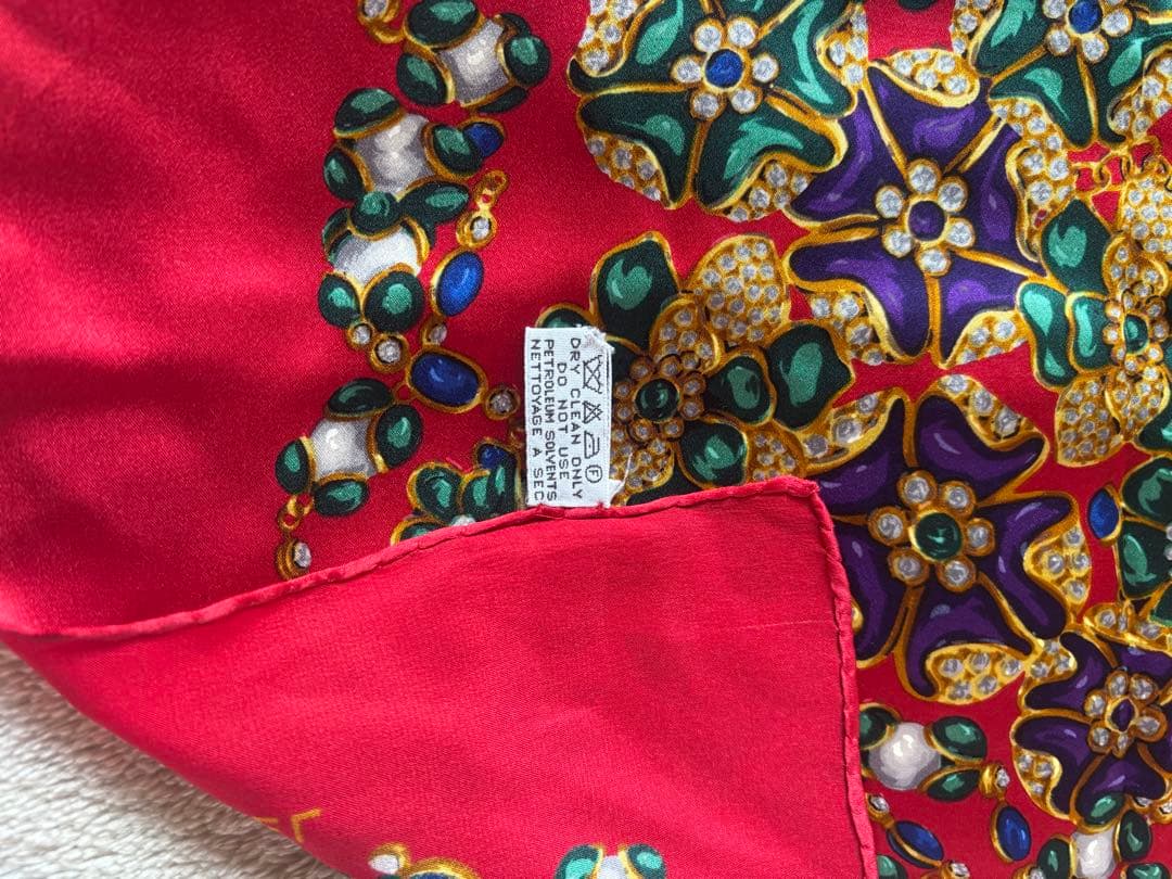 CHANEL シルクスカーフ 花柄 レッド85✖️85cm アウトレット 価