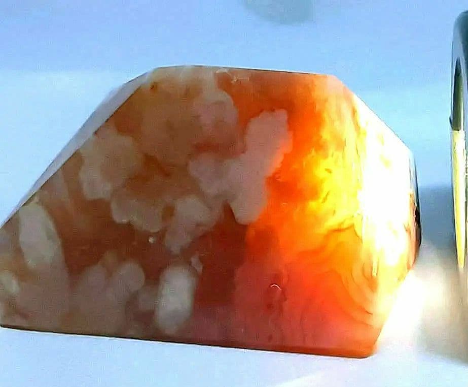 高品質 桜めのう カーネリアン 共生 フリーフォーム 浄化 癒し - メルカリ