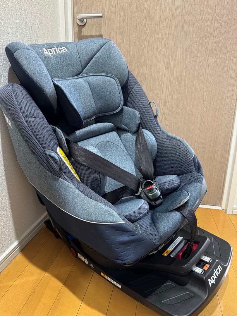 Aprica 車用チャイルドシート グレー　isofix 楽天市場】チャイルドシート 回転式 【ISOFIX固定タイプ】アップリカ