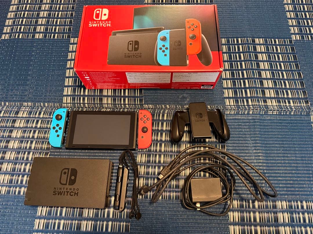 Nintendo Switch 本体 スイッチ フィルム貼付済 ハードカバー付き Nintendo Switch 通常モデル用 本体カバーと液晶保護フィルム2点セット