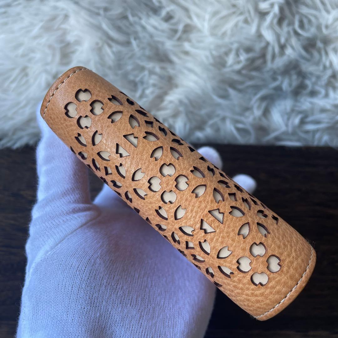 極美品】ゲンテン フラッターカットワーク 二つ折り財布 ヌメベージュ