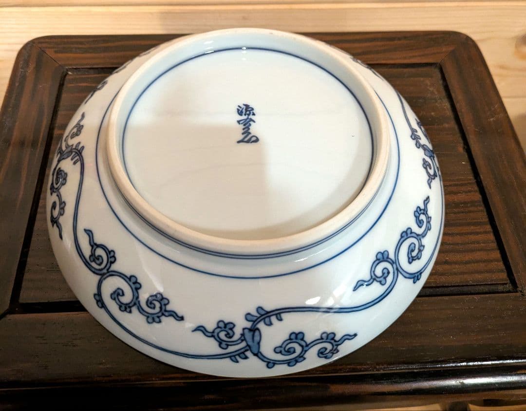 古伊万里の伝統　日本銘窯　源右衛門作　古伊万里風楼閣桜図　16.5cm