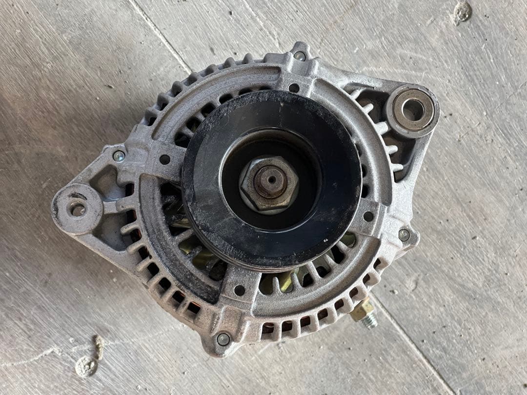 ランクル80系(FZJ80G)オルタネーター(ダイナモ) 中古 - メルカリ