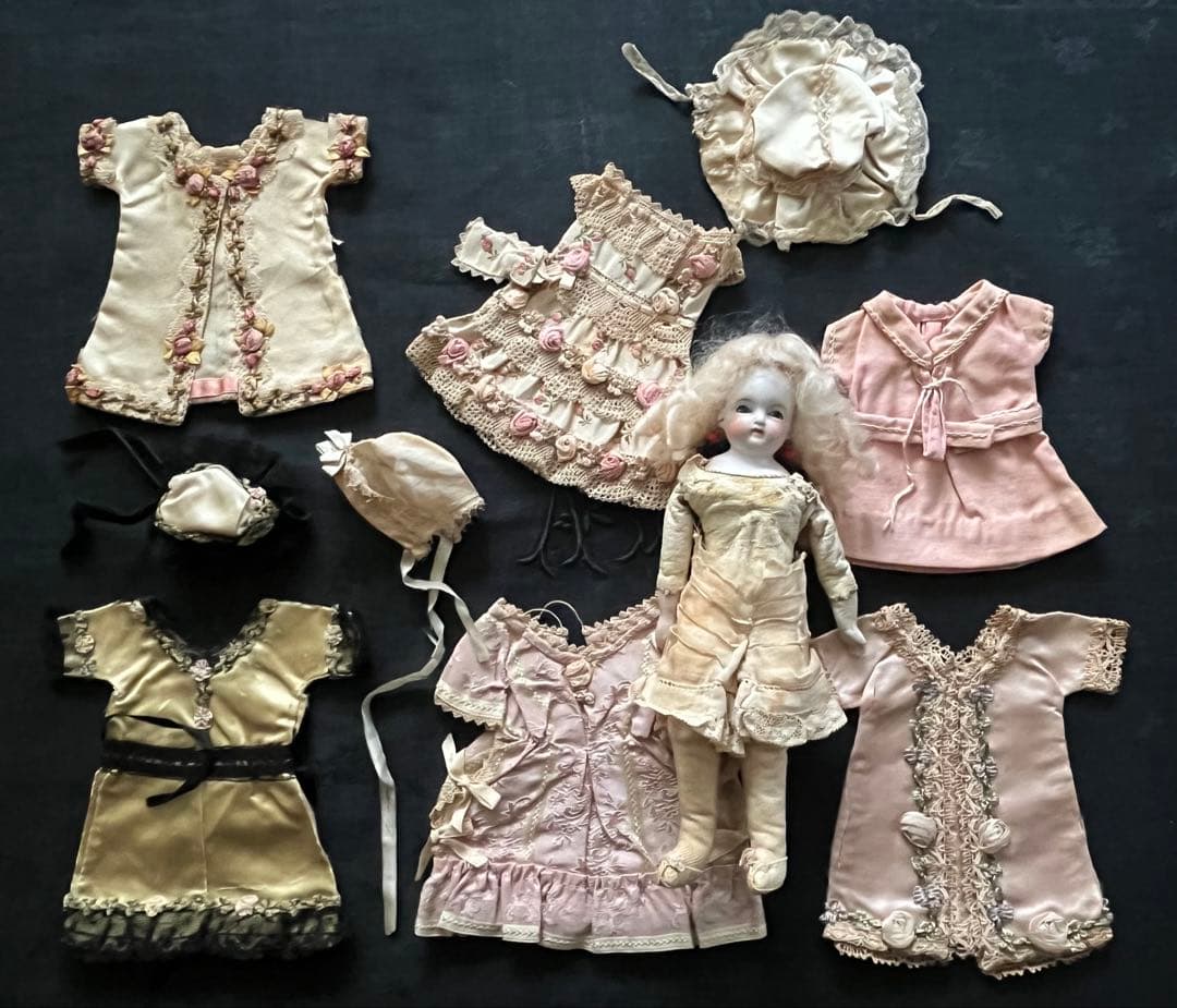 アンティークフランスドールビスクドールロココリボントリムドレス帽子セット 人形 ビスクドール ブラウンドレスと帽子のアンティーク