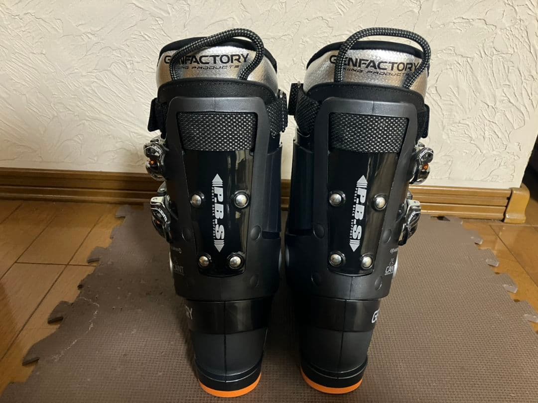 【未使用品】GEN FACTORY スキーブーツ 28〜28.5cm　足幅広め