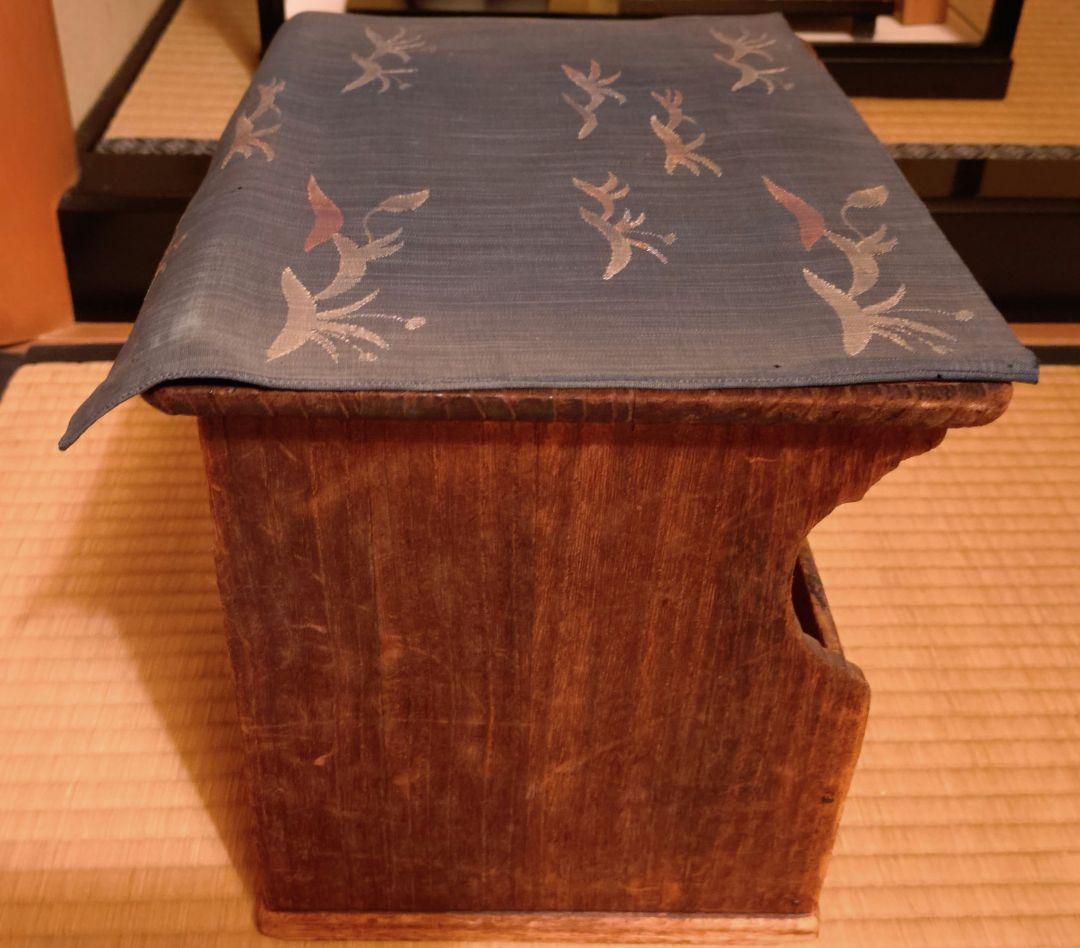 桐製収納付き稽古用譜面台 三味線 謡曲 布張り天板